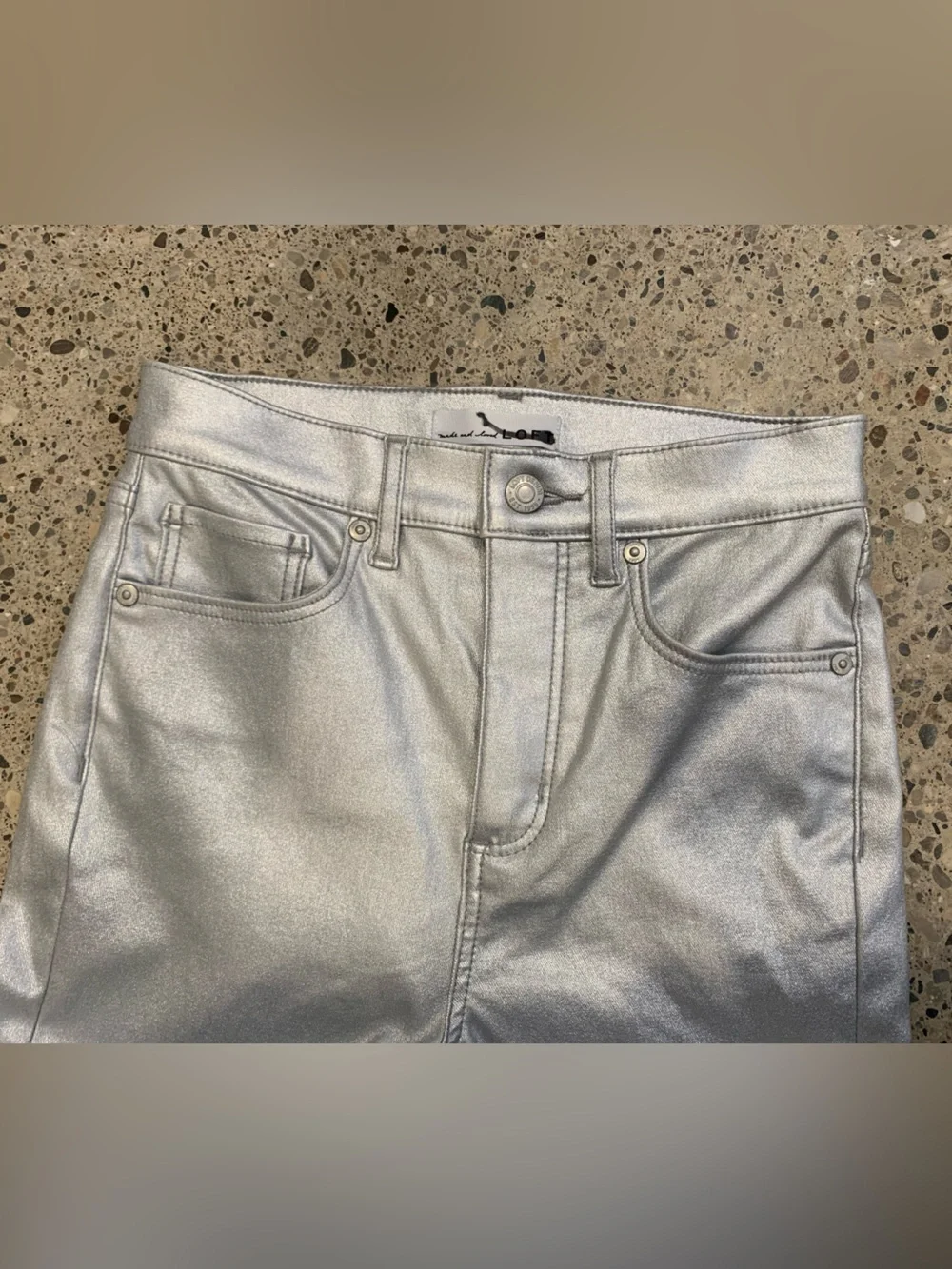 LOFT Silver Metallic “The Kick Crop” stretch Jeans size 26 / 2 NWOT